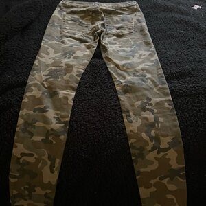 Kendall + Kylie camouflage ankle jeans waist 25" never worn